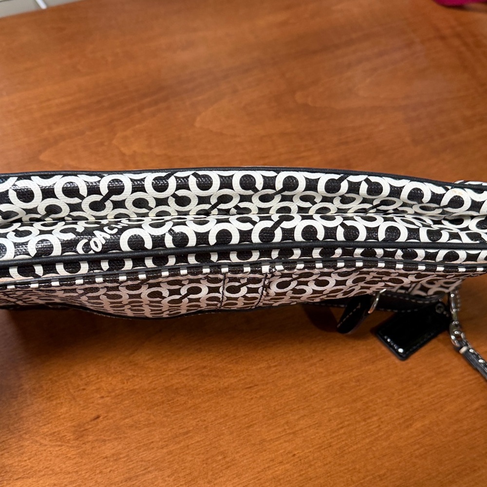 Coach Signature Wristlet - Picture 10 of 11